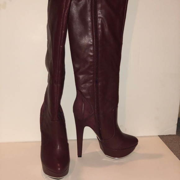 Boots - Picture 3 of 4